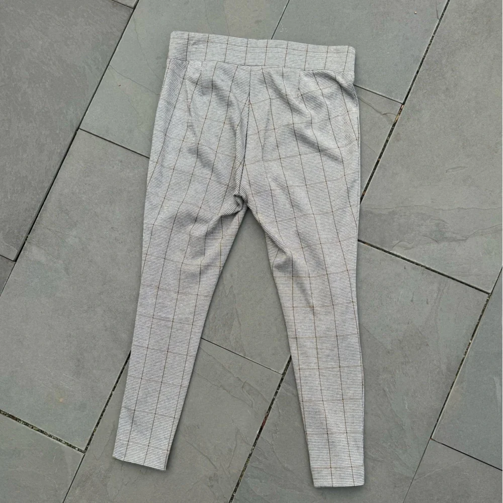 Ann Taylor Loft grey plaid petite ponte leggings Size MPetite‎